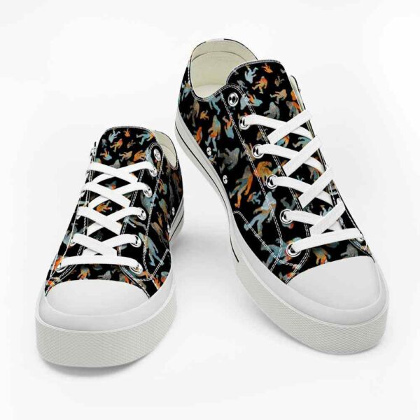 LTS-U-Hobb-WAP-Bfot-220124VY10 @ Bigfoot Watercolor Animal Patter-Yeti Watercolor Pattern Black Low Top Shoes