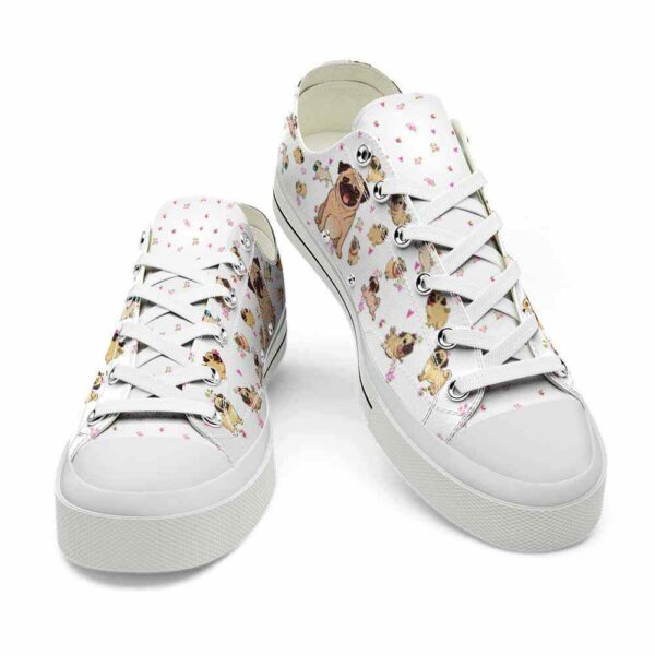LTS-U-Dog-FP-Pug-220124NA10 @ Pug Floral Patter-Pug Cute Hearts Flowers Pattern Low Top Shoes