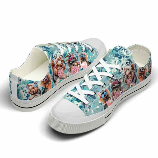 LTS-U-Dog-RTFB-Yorkie-220124NA10 @ Yorkshire Terrier Retro Teal Flower Backgroun-Yorkshire Terrier Blue Flowers Candy Low Top Shoes