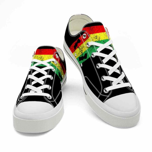 LTS-U-Ctry-BFH-Afri-220509VY10 @ Africa Black Flag Handcuf-Africa Juneteenth Flag Low Top Shoes